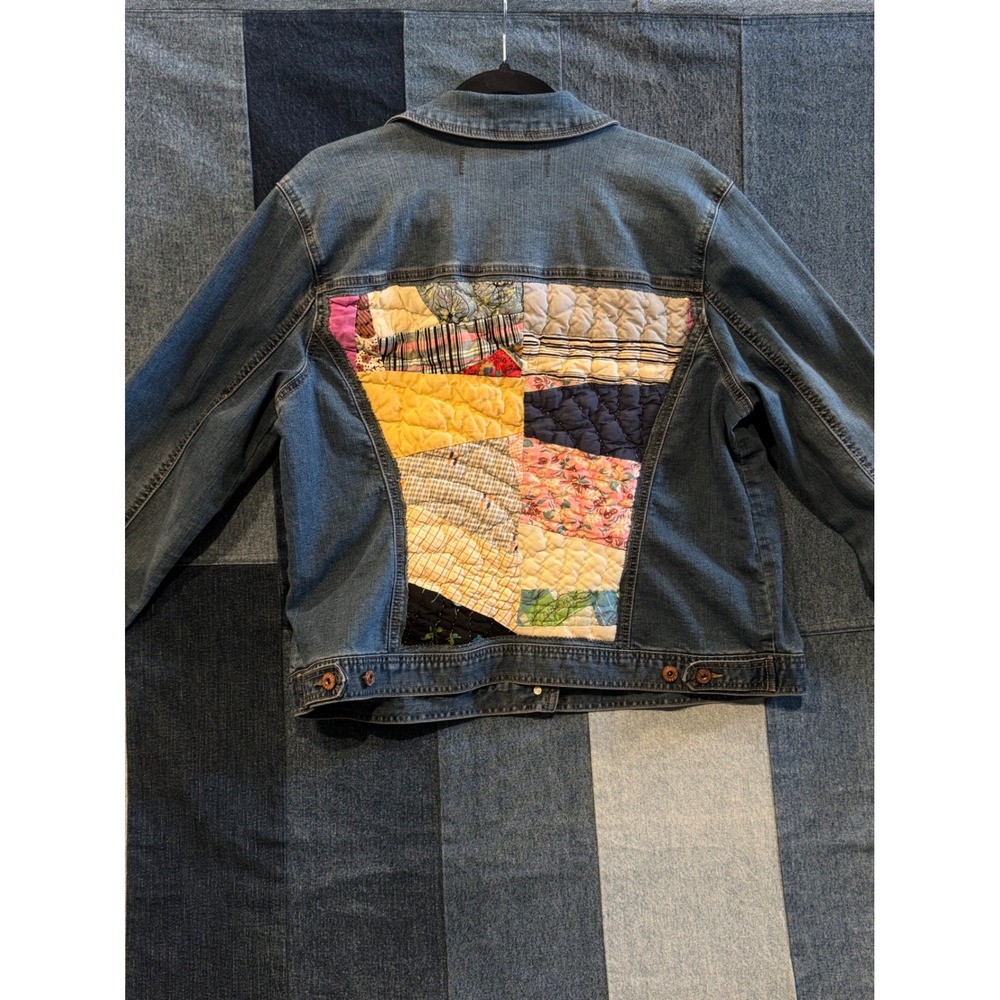 CRTV LTRCY Upcycled Denim‎ Jacket Womens XL Quilted Patchwork Back Panel Blue